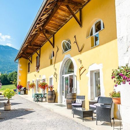 Auberge De Pontgibaud Lathuile Exterior photo