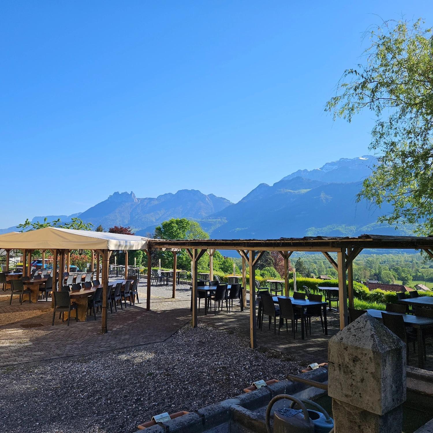 Auberge De Pontgibaud Lathuile Exterior photo